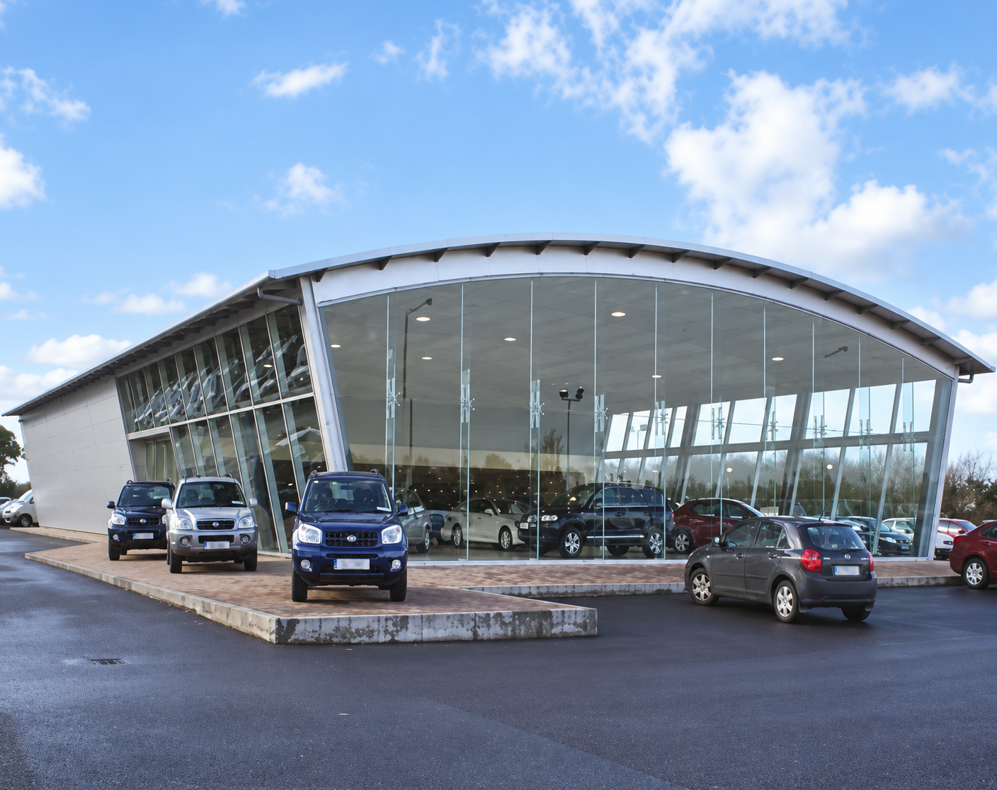 Curved Roof Glass Pavilion